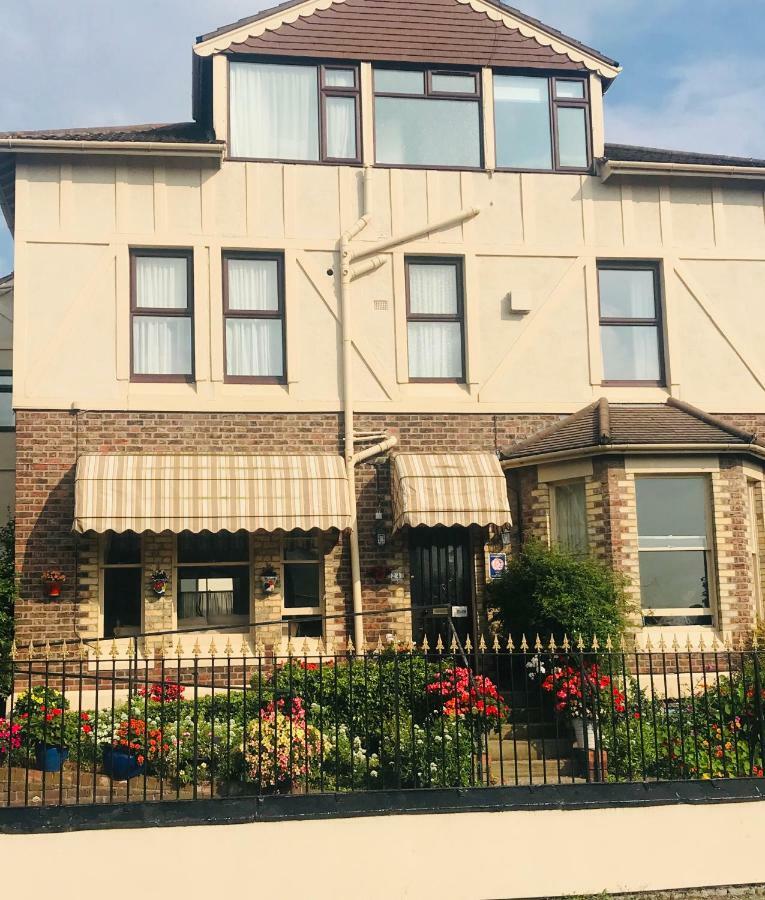 The Bebington Exterior foto